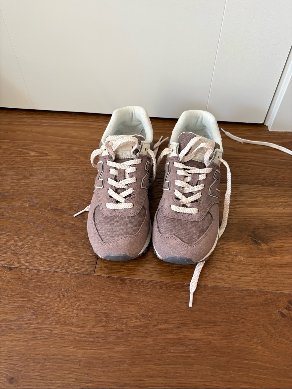 New Balance Sneakers Size 7.5 - Picture 2 of 5